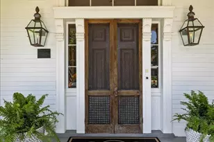 121 W King St, Edenton, NC 27932 - Photo 3