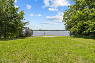 121 W King St, Edenton, NC 27932 - Photo 35