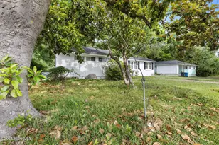 608 Henderson Dr, Jacksonville, NC 28540 - Photo 3