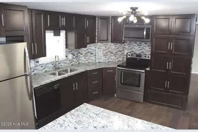 174 Lennondale Boulevard, Elizabethtown, NC 28337 - Photo 9