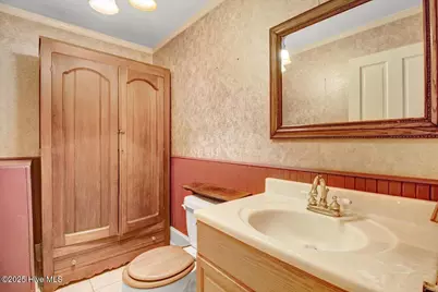 125 W Pine Street, Pine Level, NC 27568 - Photo 25