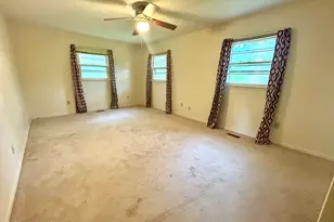 1203 Franklin Ave, Laurinburg, NC 28352 - Photo 17