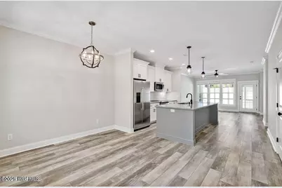114 W 14th Street #B, Southport, NC 28461 - Photo 5