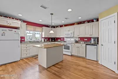 406 Ocean Boulevard W, Holden Beach, NC 28462 - Photo 7
