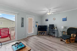 1004 Carolina Beach Ave S, Carolina Beach, NC 28428 - Photo 9