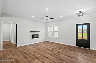 418 Wade Dr, Richlands, NC 28574 - Photo 3