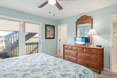 982 Ocean Boulevard W, Holden Beach, NC 28462 - Photo 17