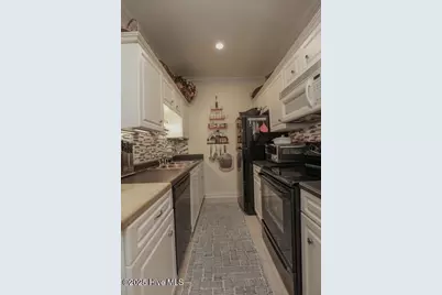 1 Burton Place, Jacksonville, NC 28540 - Photo 97