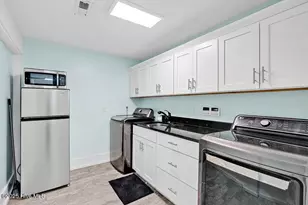 102 SE 68th St, Oak Island, NC 28465 - Photo 57