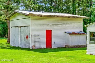 1738 Nc 306 Hwy S, Grantsboro, NC 28529 - Photo 9