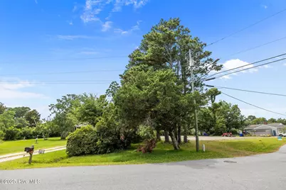 201 Sherwood Boulevard, Beaufort, NC 28516 - Photo 7