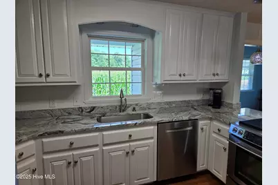 121 Schley Avenue, Lake Waccamaw, NC 28450 - Photo 7