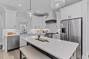 304 W 11th St, Southport, NC 28461 - Photo 25