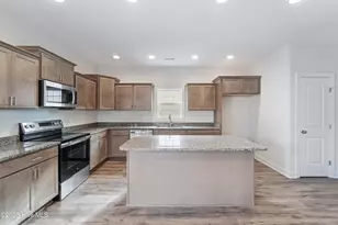 1856 Olde Towne Pointe Blvd, Jacksonville, NC 28546 - Photo 9