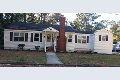 1009 Walnut Street W, Wilson, NC 27893 - Photo 1