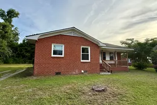 105 Rhodes St, Williamston, NC 27892 - Photo 5