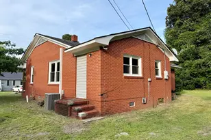 105 Rhodes St, Williamston, NC 27892 - Photo 3