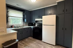 105 Rhodes St, Williamston, NC 27892 - Photo 9