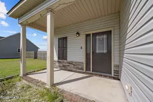 113 Woodwater Dr, Richlands, NC 28574 - Photo 5