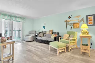 1404 Canal Dr, Carolina Beach, NC 28428 - Photo 13