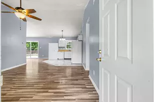 600 Foxfire Cir, Jacksonville, NC 28546 - Photo 5
