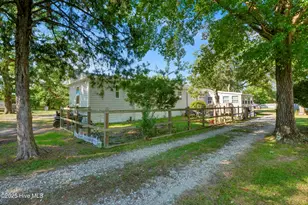 215 Anderson Dr, Hampstead, NC 28443 - Photo 1