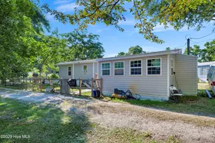 215 Anderson Dr, Hampstead, NC 28443 - Photo 5