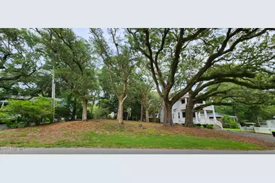 716 N Atlantic Avenue, Southport, NC 28461 - Photo 1