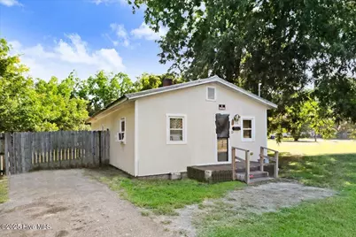 706 Caswell Street, Smithfield, NC 27577 - Photo 3