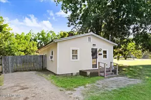 706 Caswell St, Smithfield, NC 27577 - Photo 3