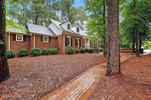 102 Cedar Ln, Clinton, NC 28328 - Photo 3