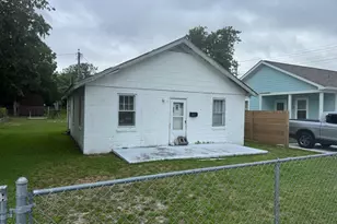 305 N 15th St, Morehead City, NC 28557 - Photo 3