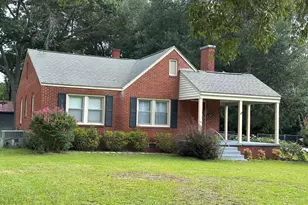 212 Richmond Ave, Hamlet, NC 28345 - Photo 3