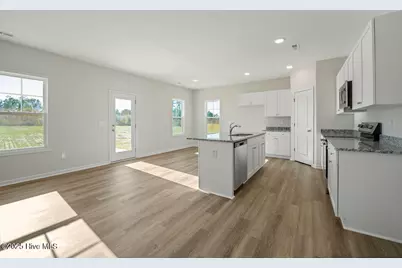373 Ashley Heights Drive, Aberdeen, NC 28315 - Photo 5