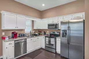 1409 Faulkenberry Rd, Wilmington, NC 28409 - Photo 9