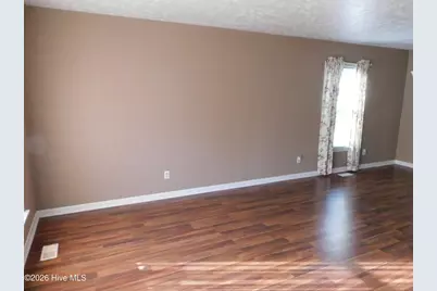 1010 W Scotsdale Road, Laurinburg, NC 28352 - Photo 7