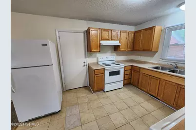 1578 Burgaw Highway, Jacksonville, NC 28540 - Photo 7
