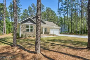 30121 Deercroft Dr, Wagram, NC 28396 - Photo 3