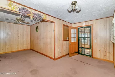 811 Queens Street NW, Lenoir, NC 28645 - Photo 3