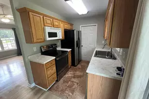 206 Woodbine Terrace, Burgaw, NC 28425 - Photo 5