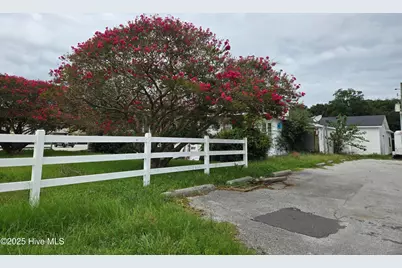 3110 Bridges Street, Morehead City, NC 28557 - Photo 1