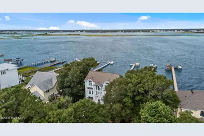 8722 Emerald Plantation Road, Emerald Isle, NC 28594 - Photo 15