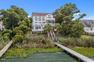 8722 Emerald Plantation Rd, Emerald Isle, NC 28594 - Photo 11