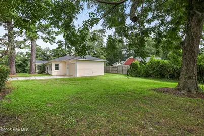 827 Colonial Drive, Wilmington, NC 28403 - Photo 27