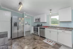 204 Kings Pkwy, Hubert, NC 28539 - Photo 13