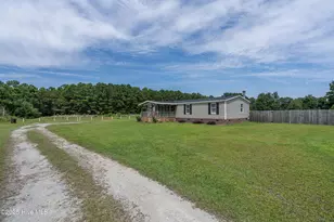 204 Kings Pkwy, Hubert, NC 28539 - Photo 3