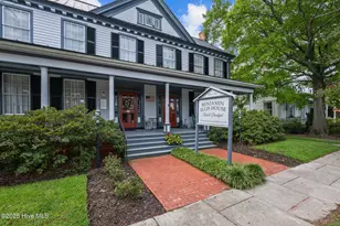 215 Pollock St, New Bern, NC 28560 - Photo 9