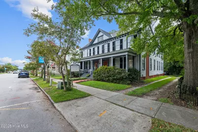 215 Pollock Street, New Bern, NC 28560 - Photo 3