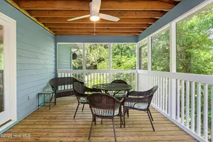 127 Sandcastle Dr, Emerald Isle, NC 28594 - Photo 9