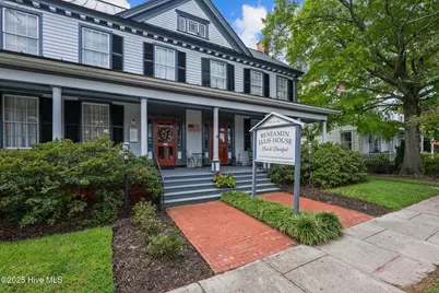 215 Pollock Street, New Bern, NC 28560 - Photo 9